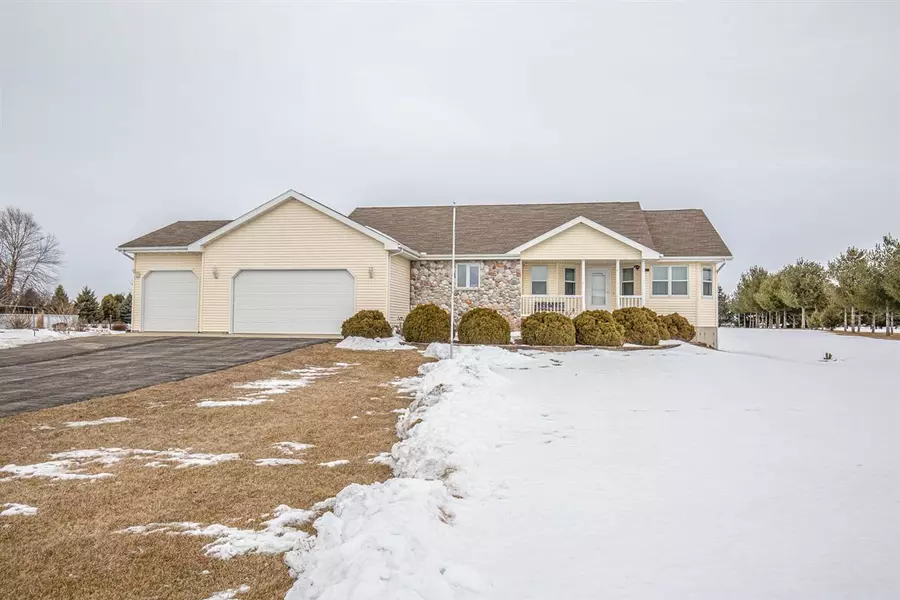 W2630 Story Creek Cir, Belleville, WI 53508