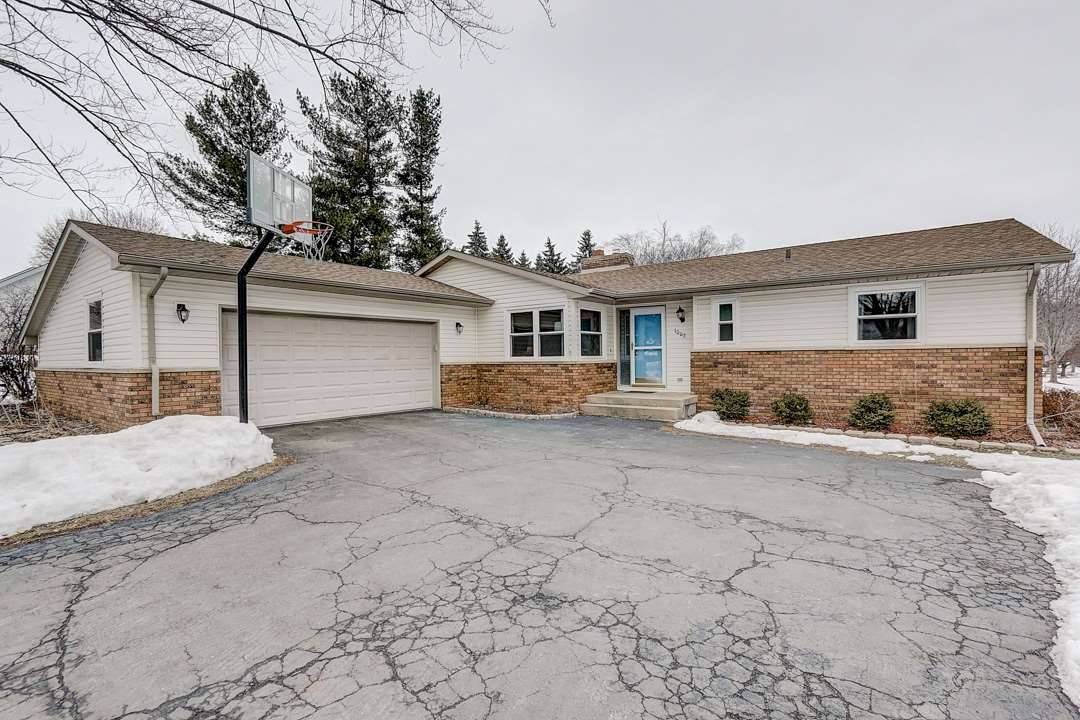 1002 Wexford Dr, Waunakee, WI 53597