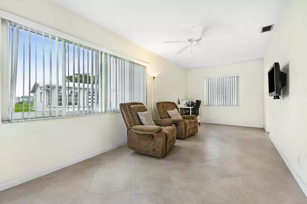 Boynton Beach, FL 33426,723 SW 18th CT