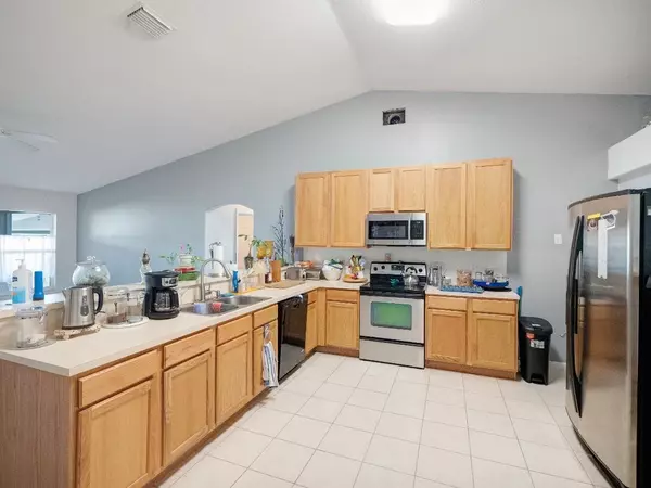 Port Saint Lucie, FL 34953,4660 SW Flintstone DR