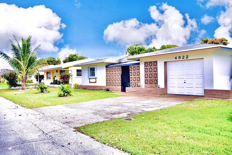 4922 NW 48th AVE, Tamarac, FL 33319