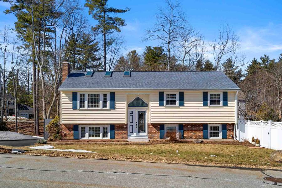 7 Monza RD, Nashua, NH 03064