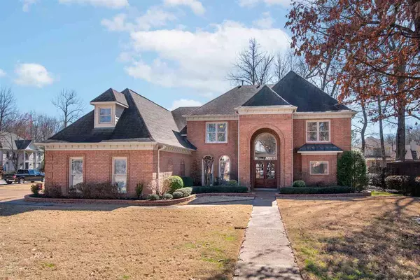 Collierville, TN 38017,913 OAK ARROW CV