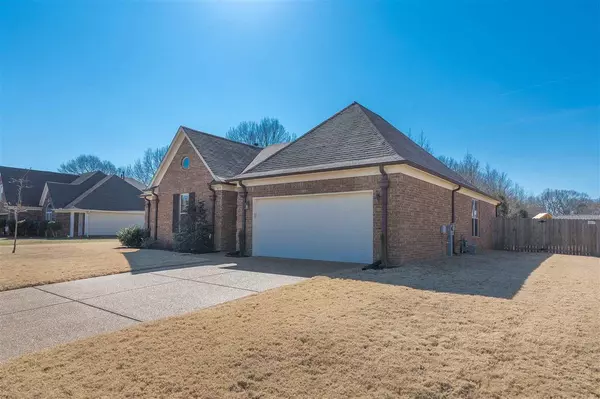 Bartlett, TN 38002,8339 WILD DUNE LN