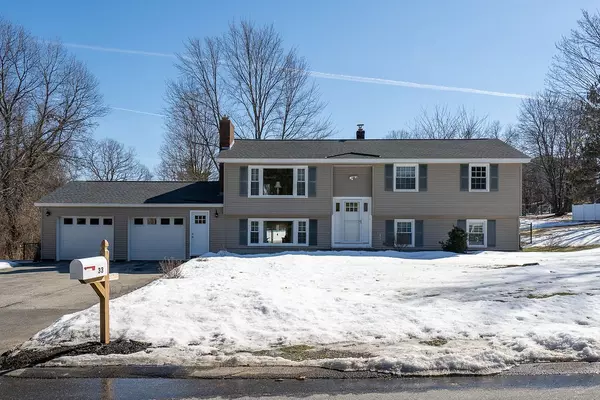 33 Garrison DR, Bedford, NH 03110