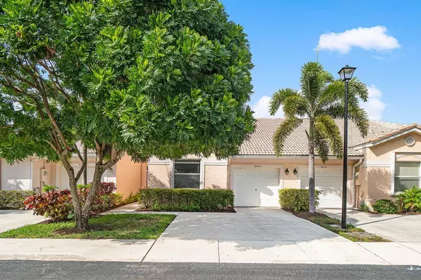 2437 S Coral Trace CIR, Delray Beach, FL 33445