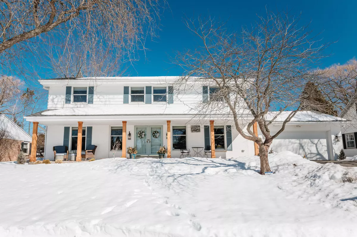 Mequon, WI 53092,3324 W Burgundy Ct