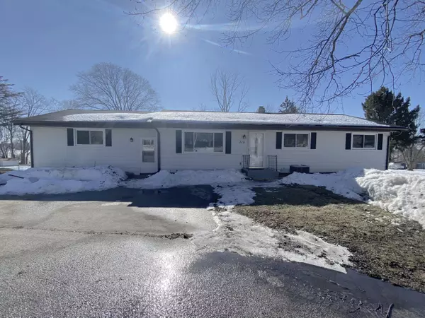 315 W Beloit St, Darien, WI 53114