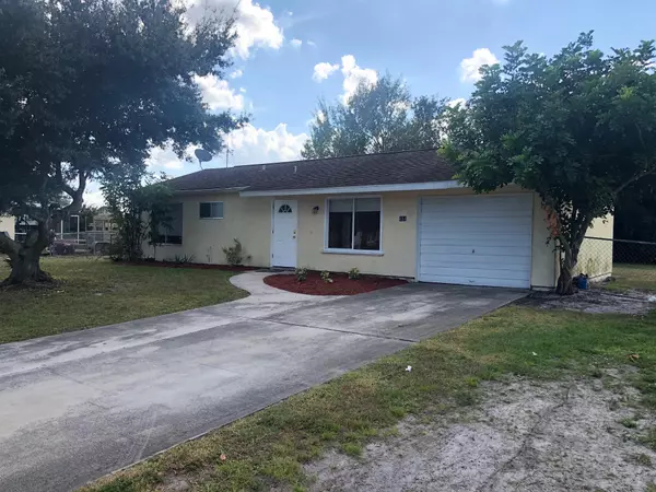 Port Saint Lucie, FL 34953,484 SW Eastport CIR