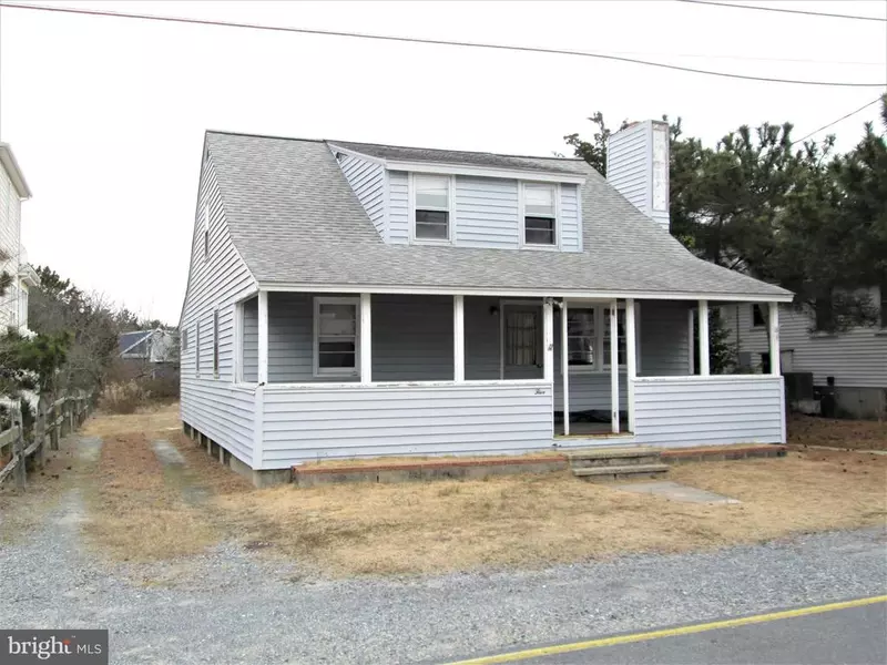 5 E CANNON ST, Fenwick Island, DE 19944