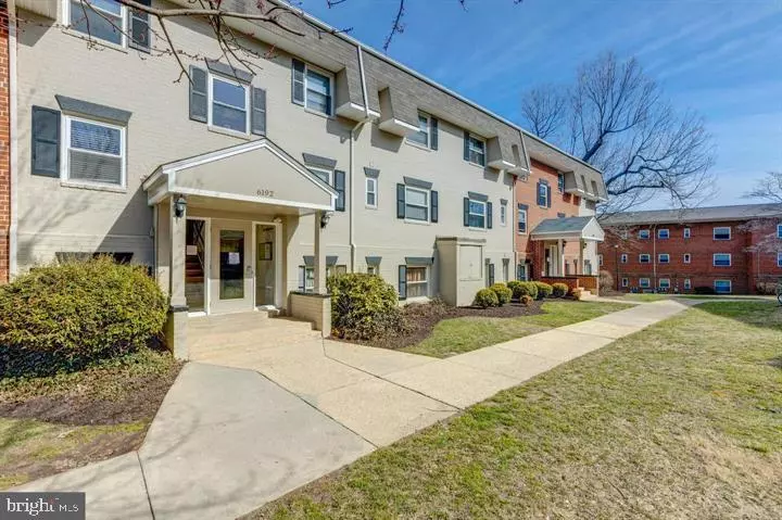 Falls Church, VA 22044,6192 GREENWOOD DR #102