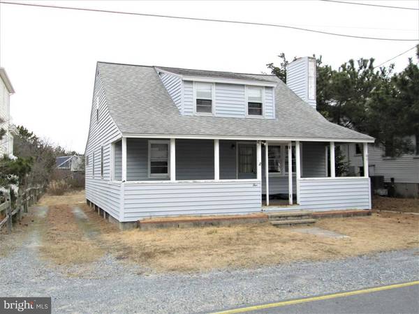 5 E CANNON ST, Fenwick Island, DE 19944