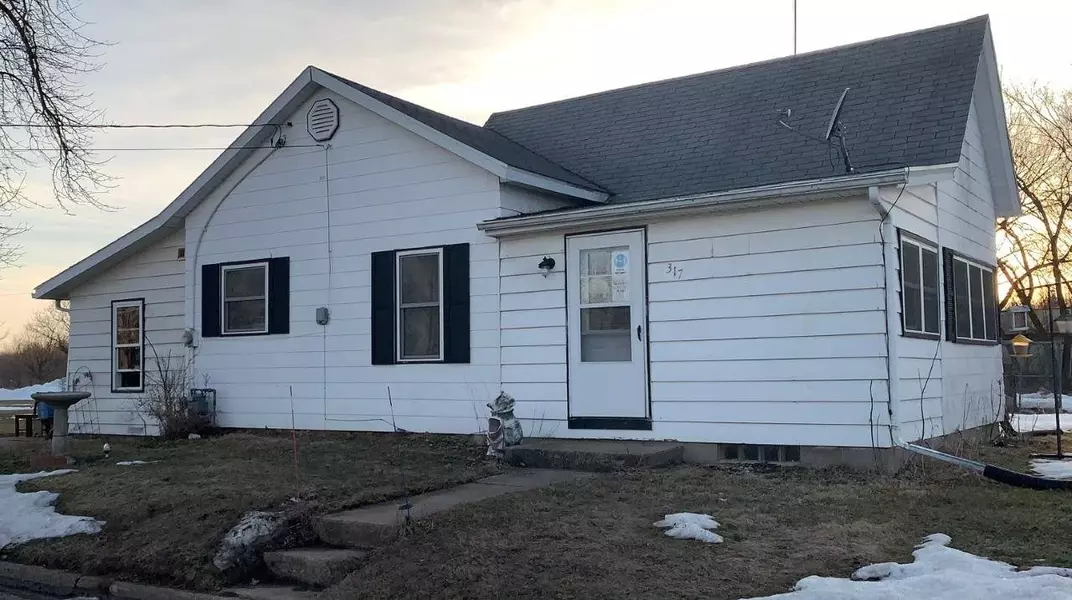 317 S Vine St, Belleville, WI 53508