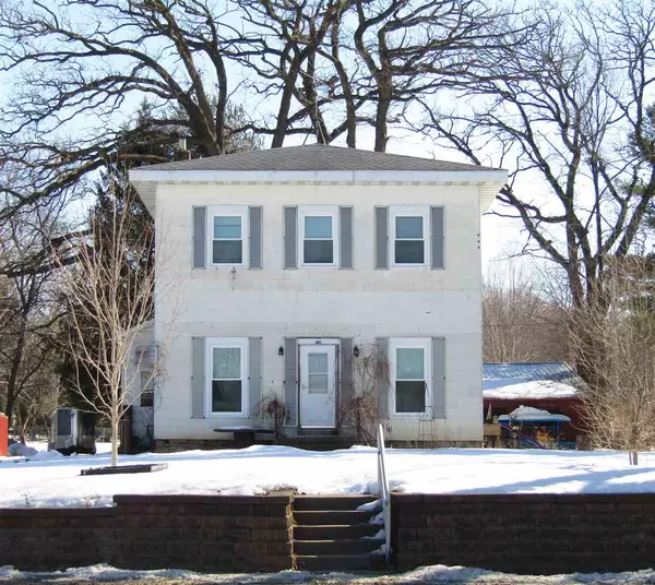 723 S Main St, Viroqua, WI 54665