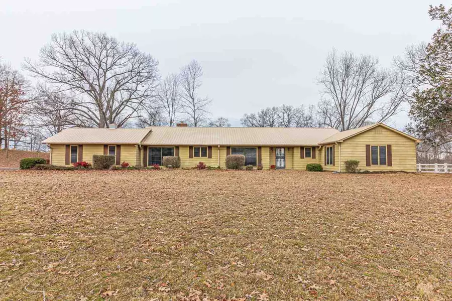 3152 ALBERT ROBINSON RD, Selmer, TN 38375