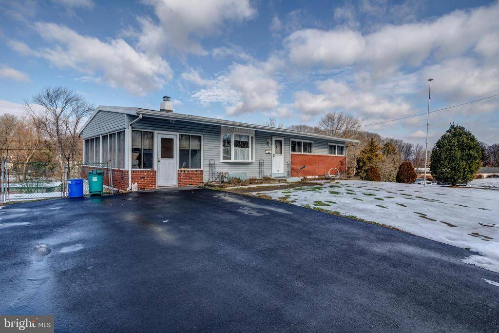 Aston, PA 19014,19 SHERWOOD LN