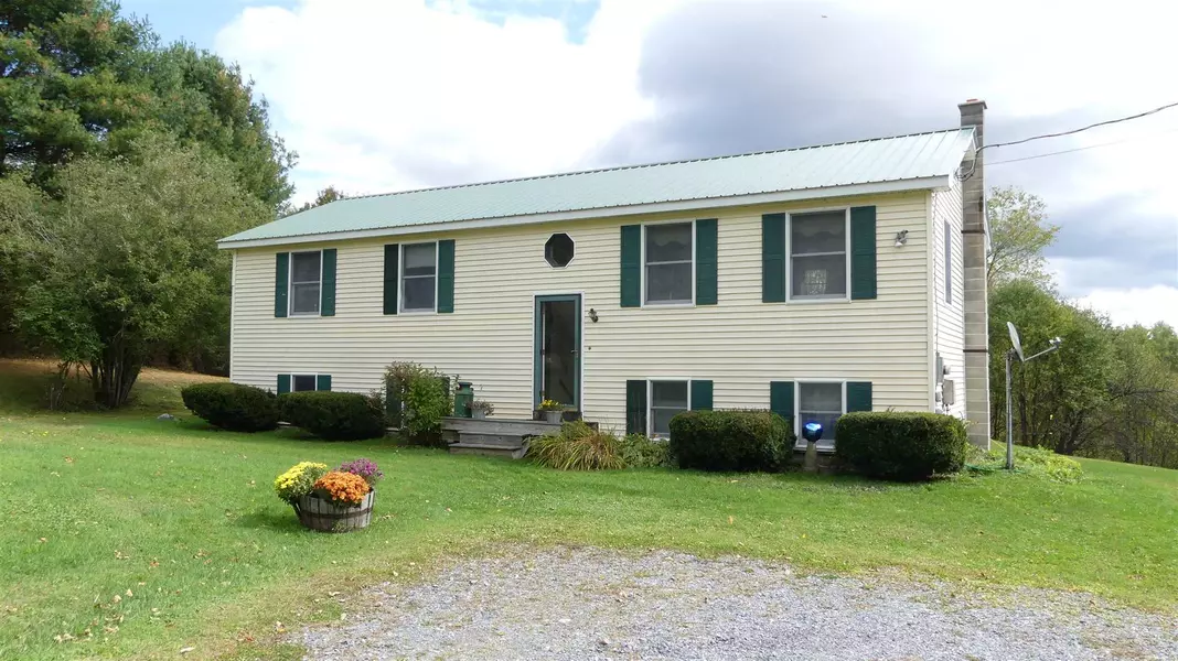 1386 King Hill RD, Readsboro, VT 05350