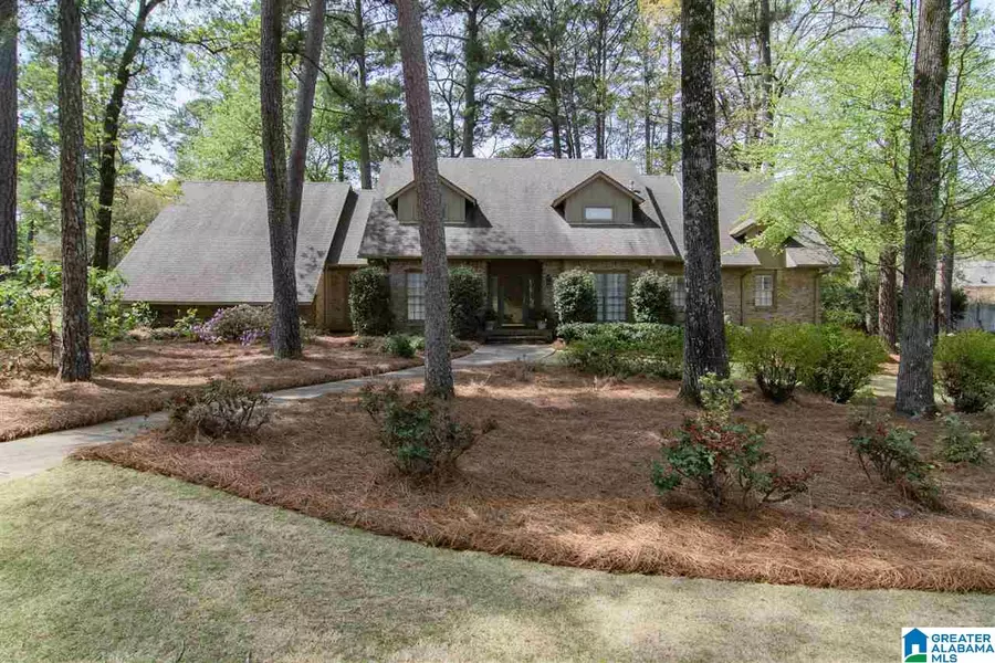 1306 BRANCHWATER LN, Vestavia Hills, AL 35216