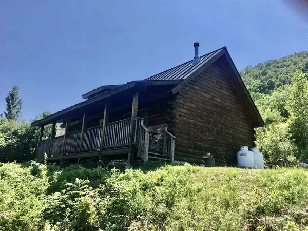 25 Ricketts RD, Tinmouth, VT 05773