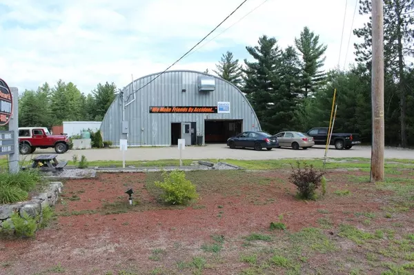 Tamworth, NH 03886,129 Ossipee Lake RD