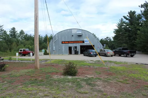 Tamworth, NH 03886,129 Ossipee Lake RD