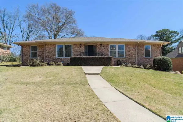 1817 POST OAK RD, Vestavia Hills, AL 35216