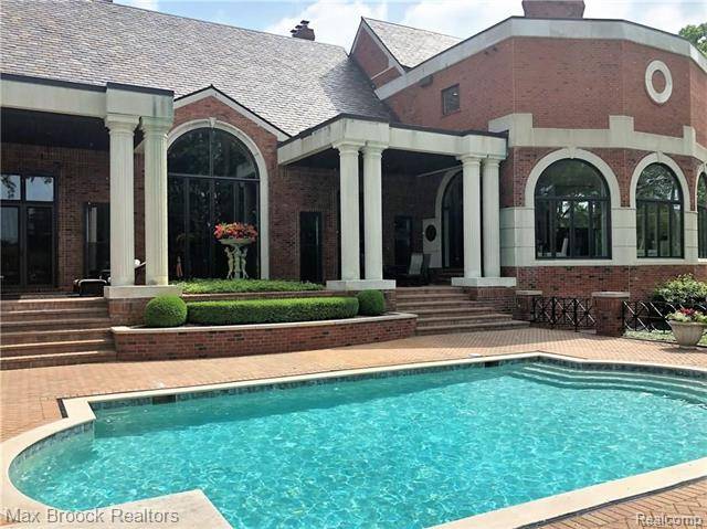 Bloomfield Hills, MI 48304,695 Vaughan RD