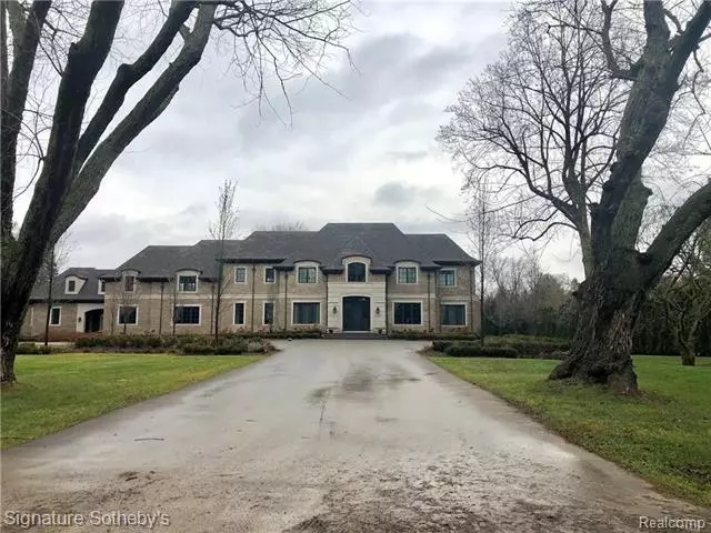 Bloomfield Hills, MI 48304,5385 LONGMEADOW RD