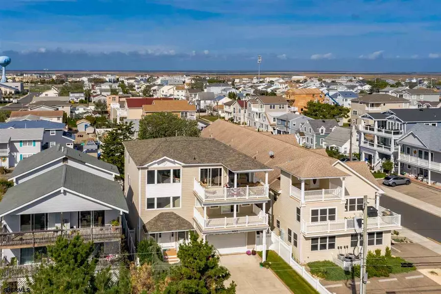 4007 Ocean Ave, Brigantine, NJ 08203