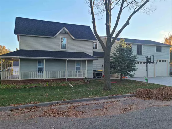 Fennimore, WI 53809,920 Grant St