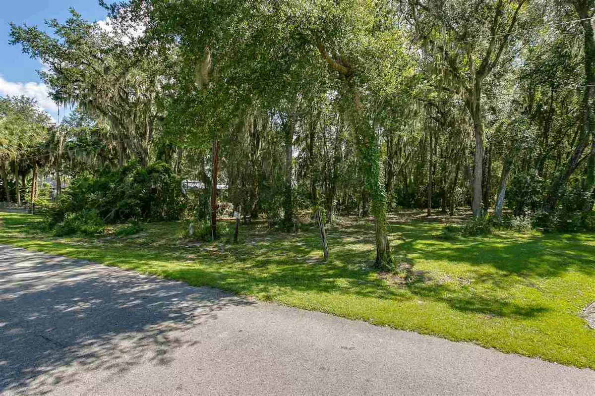 East Palatka, FL 32137,122 Orange Tree Rd