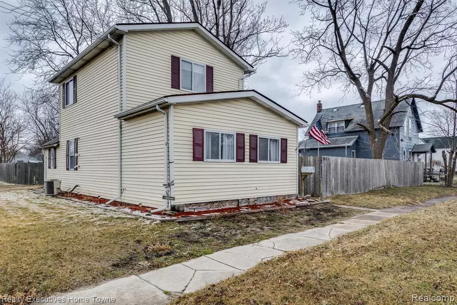 2621 MINNIE Street, Port Huron, MI 48060 4799