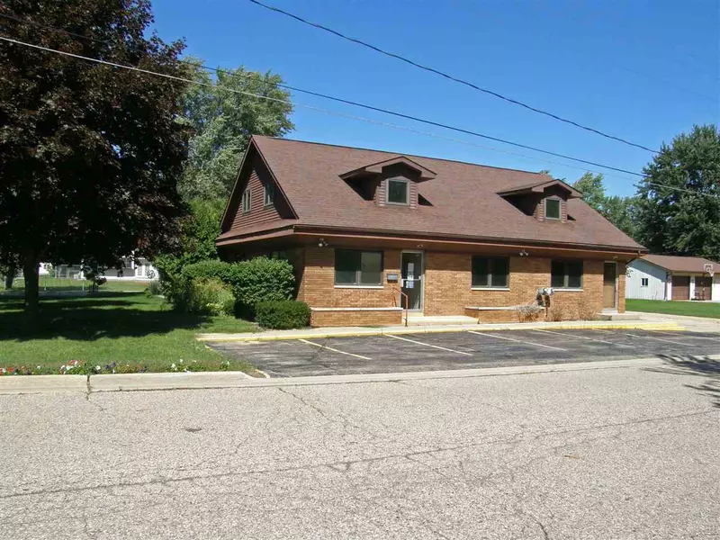 502 N Saginaw Street, Saint Charles, MI 48655