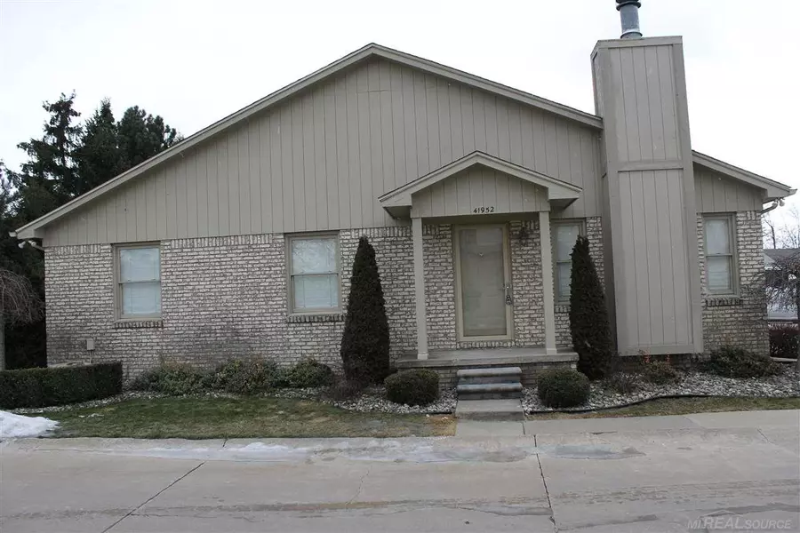 41952 King Edward, Clinton Township, MI 48038