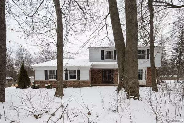 36309 PADDLEFORD Road, Farmington Hills, MI 48331 3806