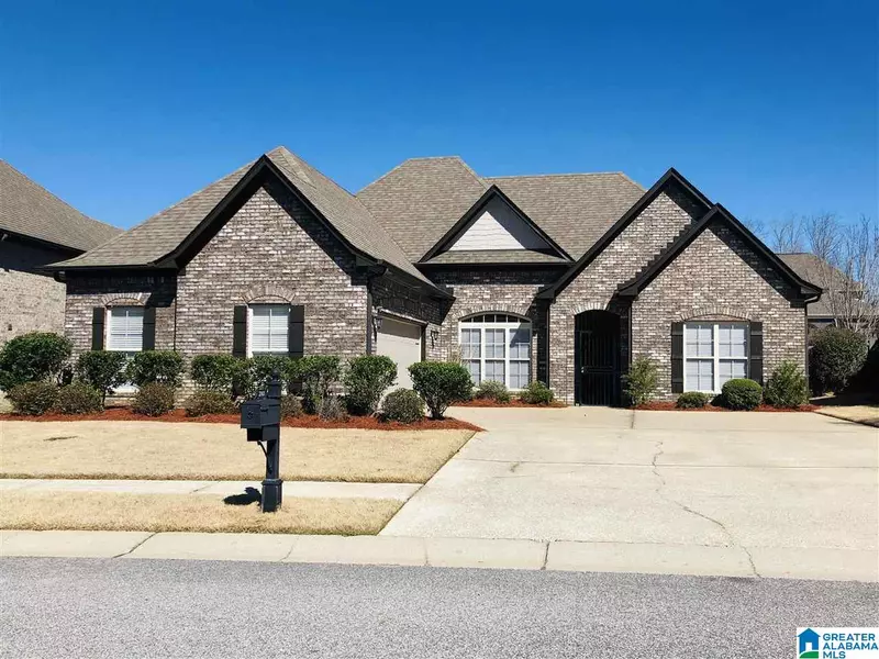 210 KENNISTON DALE, Pelham, AL 35124