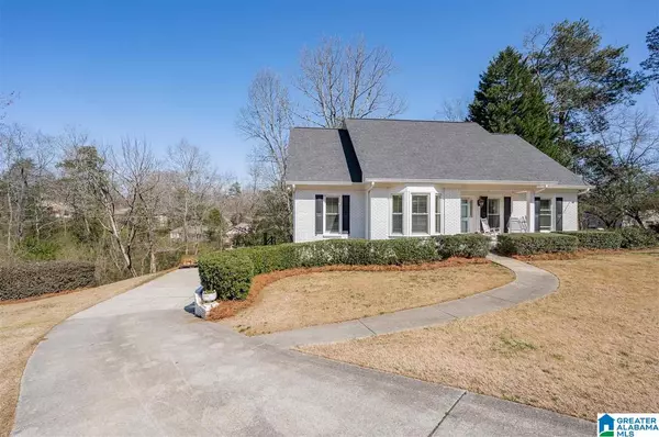 Vestavia Hills, AL 35226,713 TWIN BRANCH CIRCLE