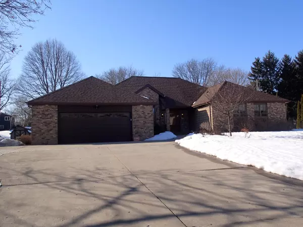 4615 Meadow Ln, Slinger, WI 53086