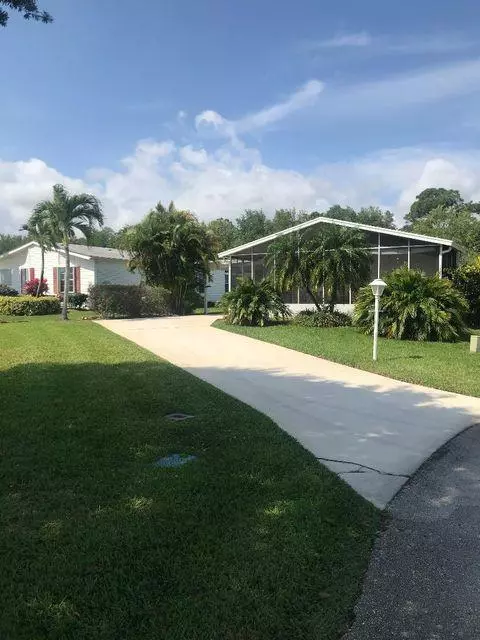 Port Saint Lucie, FL 34952,2805 Nine Iron DR