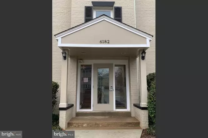 6182 GREENWOOD DR #201, Falls Church, VA 22044