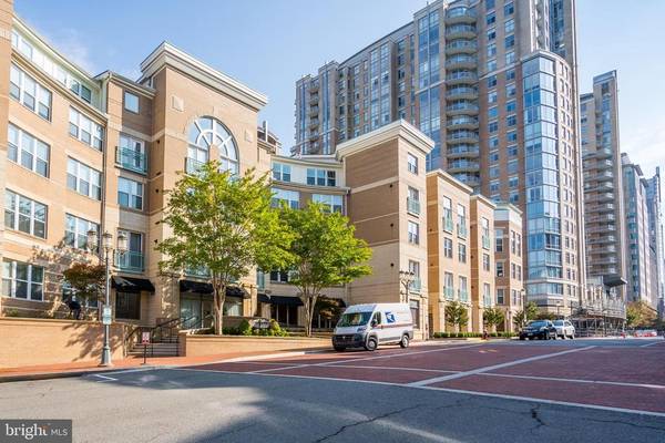 Reston, VA 20190,12000 MARKET ST #382