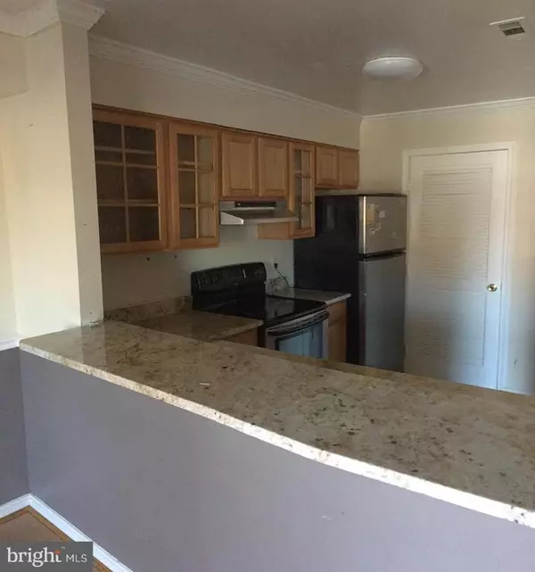 Alexandria, VA 22309,3853 EL CAMINO PL #8