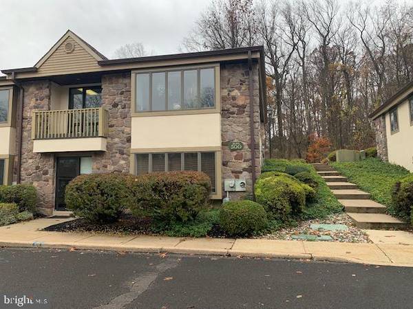 509 LAKESIDE DR, Southampton, PA 18966