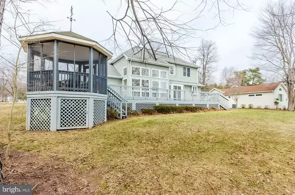 Hedgesville, WV 25427,115 PEACEPIPE LN