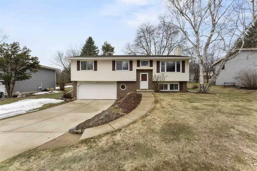 1422 Frisch Rd, Madison, WI 53711