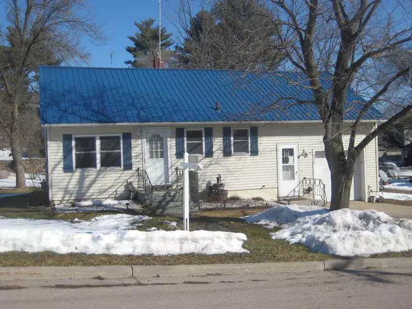 930 Wilson St, Princeton, WI 54968