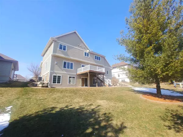 Waunakee, WI 53597,1310 REED CT