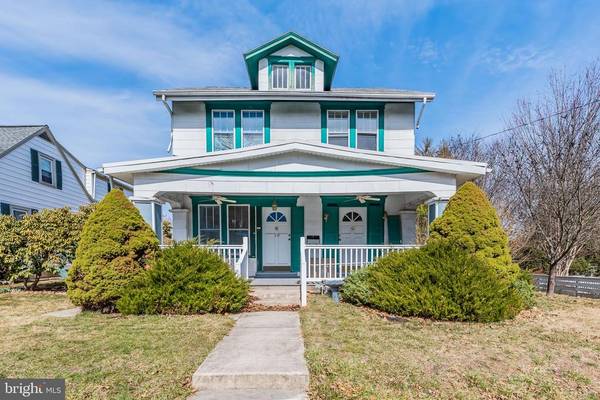 18 W MAPLEWOOD AVE, Mechanicsburg, PA 17055