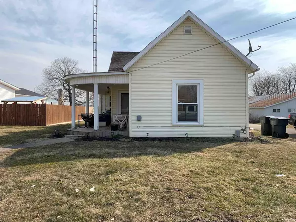 207 S Plum Street, Farmland, IN 47340