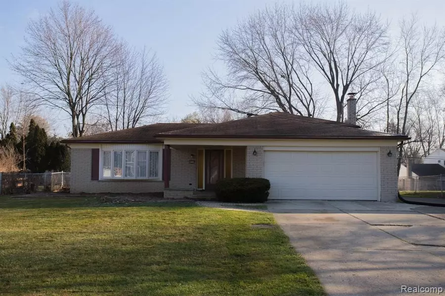 30720 WOODGATE Drive, Southfield, MI 48076 5386